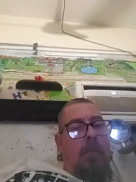 samnmike online show from April 29, 9:57 am