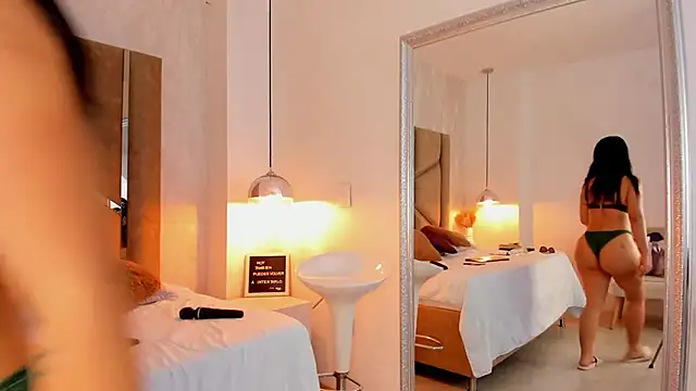 Martinaa Jones  online show from March 16, 8:11 pm