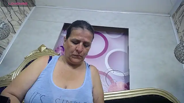 Snapshot of karito_mature17 chatting on May 6, 11:15 am karito mature17 online show from May 6, 11:15 am