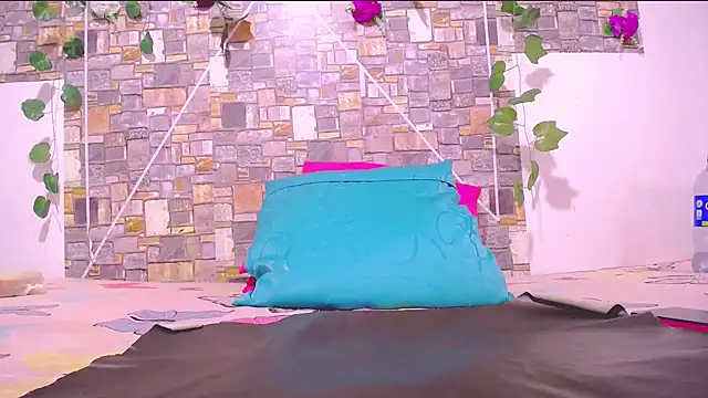 MaidenGame online show from May 19, 4:46 pm