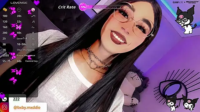 Snapshot of kimMaddiee chatting on October 25, 6:32 am kimMaddiee online show from October 25, 6:32 am