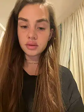 EmiliaCatalina online show from February 22, 3:01 am