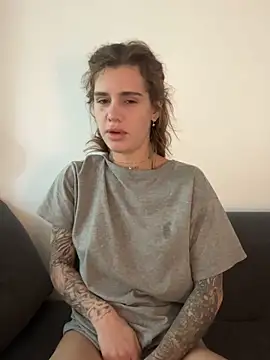 EmiliaCatalina online show from February 15, 4:58 pm