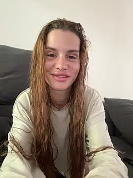 EmiliaCatalina online show from March 6, 6:37 pm