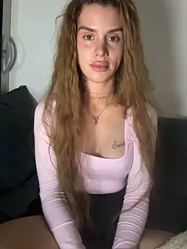 EmiliaCatalina online show from April 27, 11:58 pm