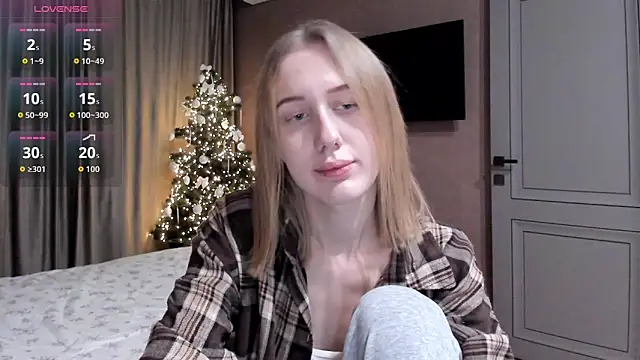 Mika Ray online show from December 18, 11:33 pm