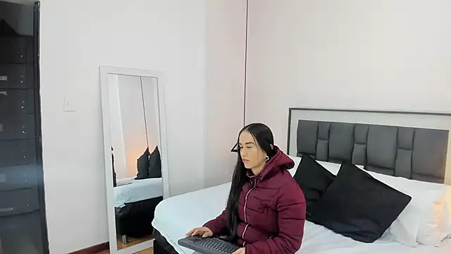 victoria cooper3 online show from November 30, 9:24 am