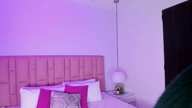 victoria cooper3 online show from January 11, 12:10 pm