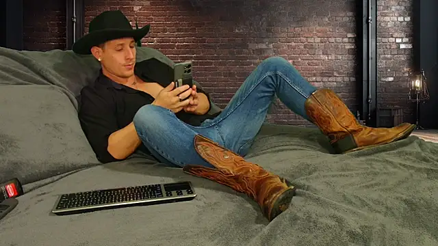 zack Fisher online show from February 10, 7:07 pm