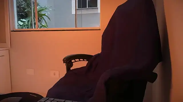 Snapshot of Smoker_Ginger chatting on July 17, 7:41 pm Smoker Ginger online show from July 17, 7:41 pm
