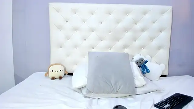 Snapshot of NICOLSKINNY1 chatting on November 20, 9:47 pm NICOLSKINNY1 online show from November 20, 9:47 pm