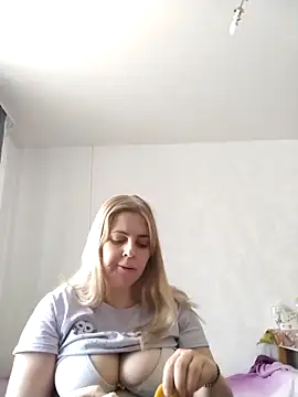 Lady nice cat online show from March 1, 7:19 am