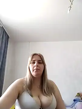 Lady nice cat online show from March 11, 11:33 am