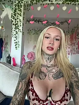 Snapshot of Stella-Kink chatting on July 22, 7:11 am Stella-Kink online show from July 22, 7:11 am