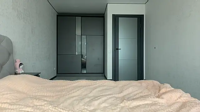 Snapshot of GracefulCharm chatting on March 2, 9:53 am GracefulCharm online show from March 2, 9:53 am