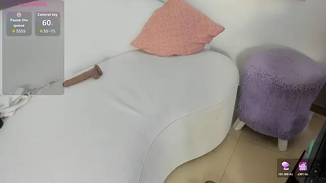 Amina hafsa online show from December 14, 7:29 pm