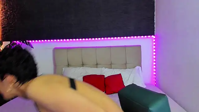 Snapshot of anaroman01 chatting on September 25, 8:56 pm anaroman01 online show from September 25, 8:56 pm