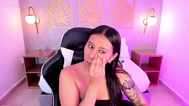 Snapshot of majo_rosse_ chatting on September 23, 7:06 pm majo rosse online show from September 23, 7:06 pm