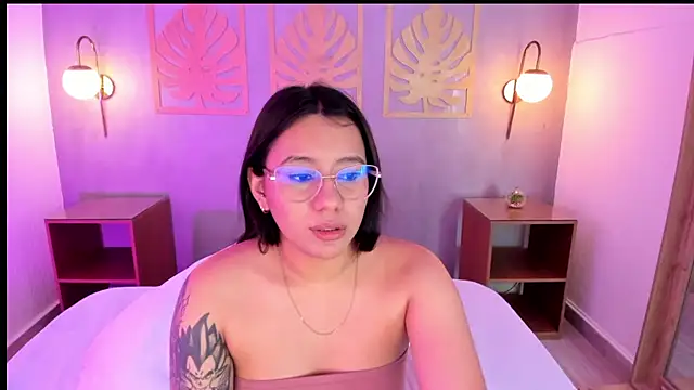 Snapshot of majo_rosse_ chatting on September 27, 11:32 pm majo rosse online show from September 27, 11:32 pm