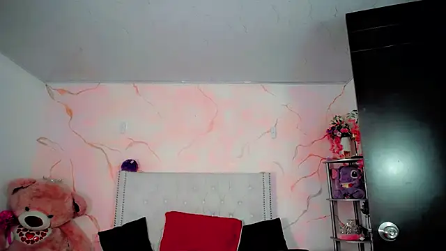 Snapshot of maria_camilacms chatting on July 7, 6:23 pm maria camilacms online show from July 7, 6:23 pm