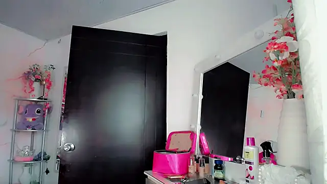Snapshot of maria_camilacms chatting on July 9, 6:12 pm maria camilacms online show from July 9, 6:12 pm