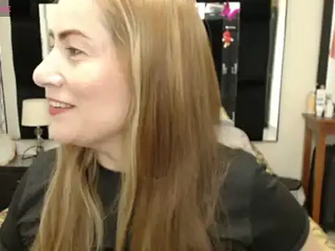 Snapshot of CATRINA-83 chatting on February 6, 5:19 pm CATRINA-83 online show from February 6, 5:19 pm