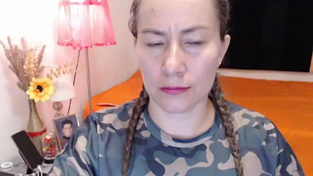 Snapshot of CATRINA-83 chatting on September 22, 4:20 pm CATRINA-83 online show from September 22, 4:20 pm