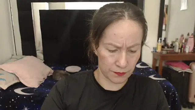 Snapshot of CATRINA-83 chatting on October 10, 11:48 pm CATRINA-83 online show from October 10, 11:48 pm