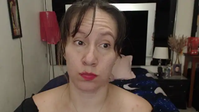 Snapshot of CATRINA-83 chatting on October 18, 2:36 am CATRINA-83 online show from October 18, 2:36 am