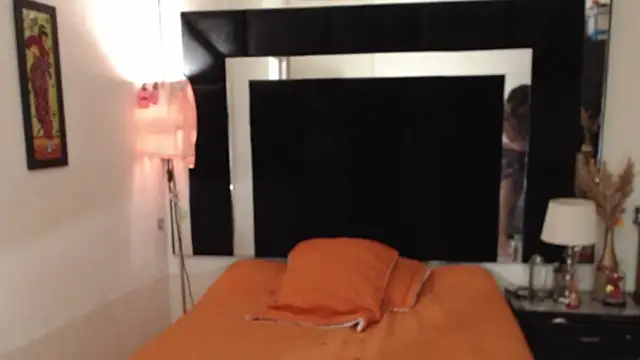 Snapshot of CATRINA-83 chatting on November 8, 5:23 pm CATRINA-83 online show from November 8, 5:23 pm