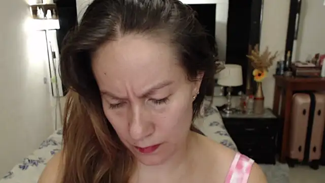 Snapshot of CATRINA-83 chatting on November 24, 2:06 pm CATRINA-83 online show from November 24, 2:06 pm