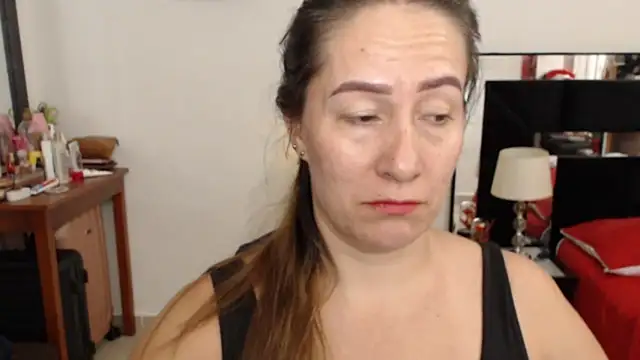 Snapshot of CATRINA-83 chatting on December 3, 3:58 am CATRINA-83 online show from December 3, 3:58 am