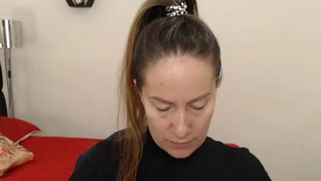 Snapshot of CATRINA-83 chatting on December 20, 5:20 pm CATRINA-83 online show from December 20, 5:20 pm