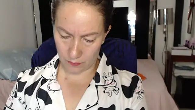 Snapshot of CATRINA-83 chatting on July 31, 12:37 pm CATRINA-83 online show from July 31, 12:37 pm