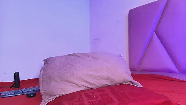 Snapshot of arl_chloee chatting on October 22, 3:18 am arl chloee online show from October 22, 3:18 am