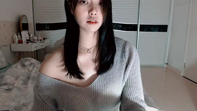 Snapshot of -Lucky_Girl chatting on October 12, 3:11 pm -Lucky Girl online show from October 12, 3:11 pm
