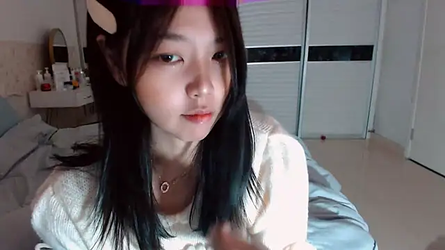 Snapshot of -Lucky_Girl chatting on October 14, 2:23 am -Lucky Girl online show from October 14, 2:23 am