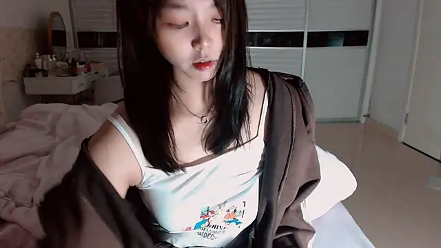 -Lucky Girl online show from March 4, 12:22 pm