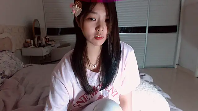 -Lucky Girl online show from May 25, 12:55 pm