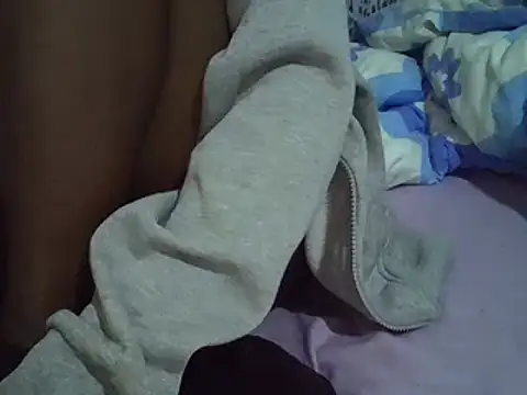 Snapshot of sweet_veee chatting on March 22, 7:04 am sweet veee online show from March 22, 7:04 am