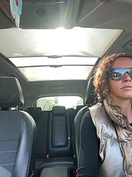 Snapshot of tmona1917 chatting on October 2, 9:27 am tmona1917 online show from October 2, 9:27 am