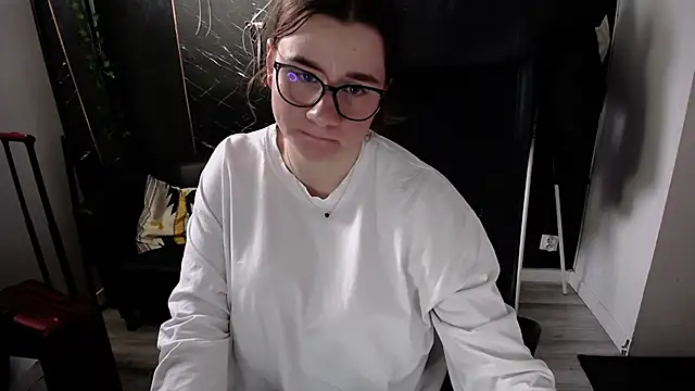 littleviki7 online show from March 15, 3:07 pm