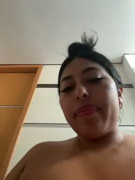 emmyjhonson07 online show from November 22, 3:44 pm