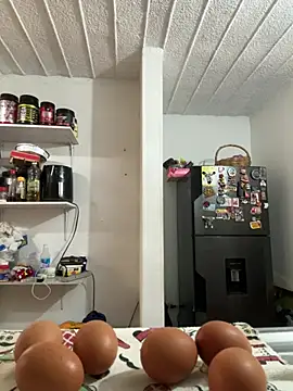 emmyjhonson07 online show from July 9, 11:58 am