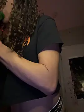 Snapshot of _Neeka_ chatting on February 27, 3:50 am Neeka online show from February 27, 3:50 am