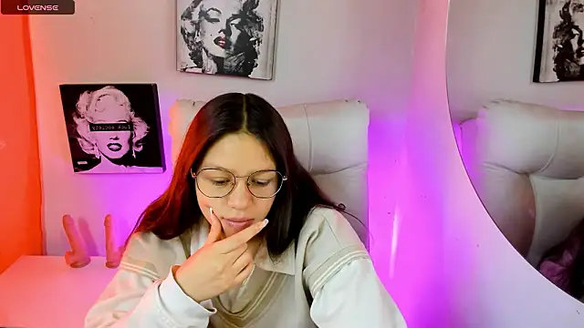 SamanthaRoldaan online show from March 13, 3:07 pm