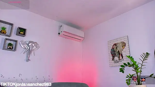 JordanSmiith  online show from February 21, 8:10 pm