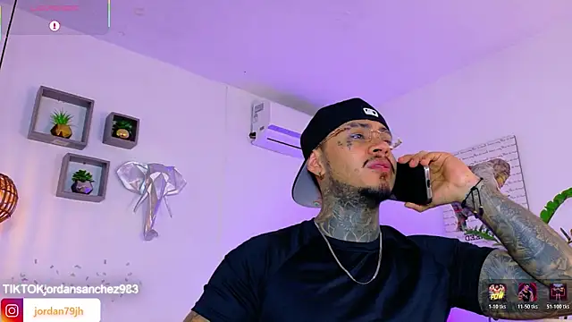 Snapshot of JordanSmiith_ chatting on May 4, 8:38 pm JordanSmiith online show from May 4, 8:38 pm