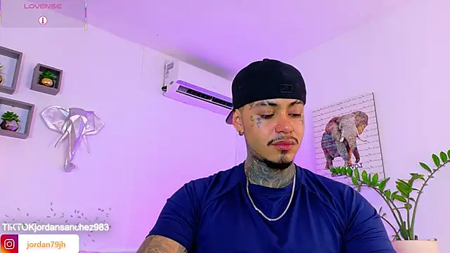 Snapshot of JordanSmiith_ chatting on May 26, 9:00 pm JordanSmiith online show from May 26, 9:00 pm