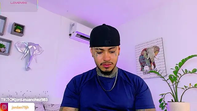 Snapshot of JordanSmiith_ chatting on June 6, 9:52 pm JordanSmiith online show from June 6, 9:52 pm